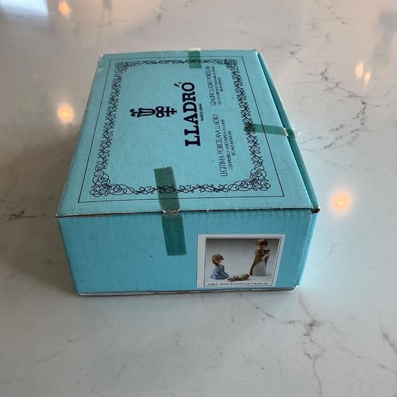 Lladro mini Sagrada Familia. Ornaments - Picture 4 of 4